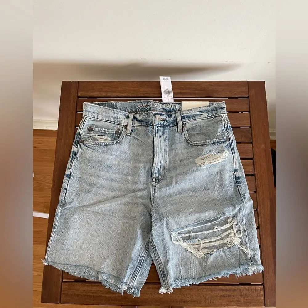 NWT American Eagle Denim Baggy Short size 6 MSRP$60